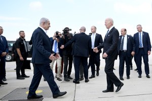 Joe Biden llega a Israel en muestra de solidaridad