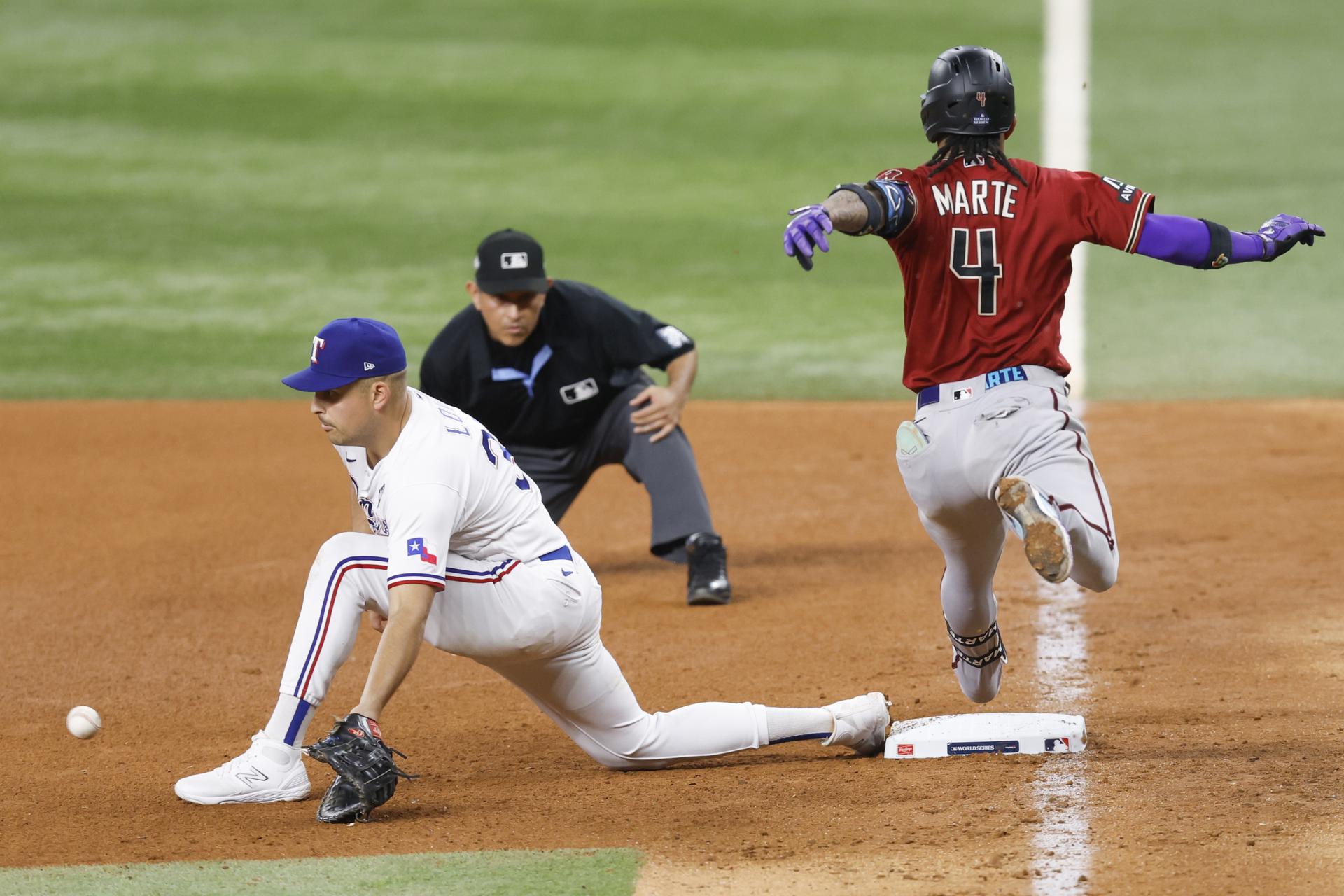 Con buen pitcheo y batazos oportunos, D’Backs vapulearon a Rangers en la Serie Mundial