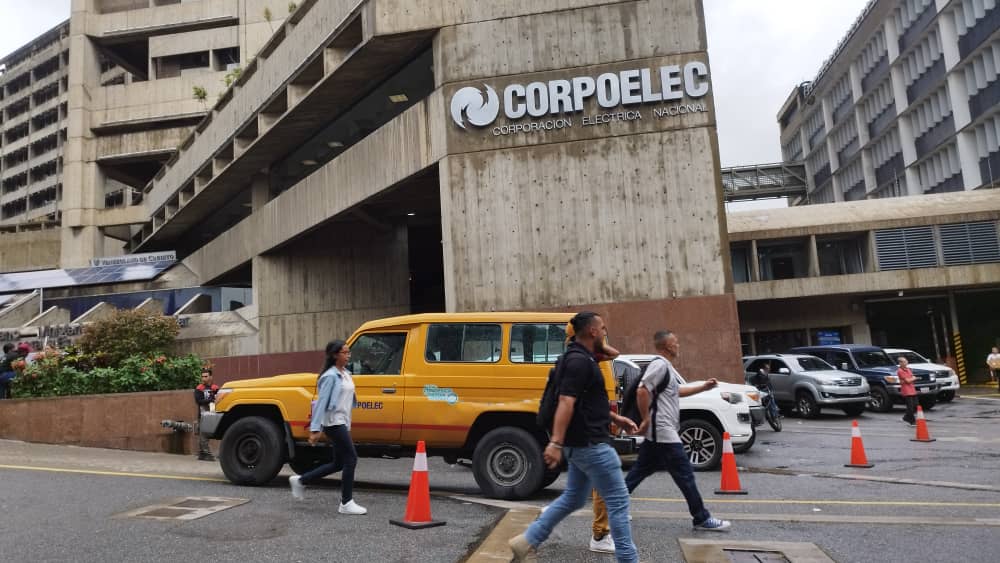 Corpoelec activa línea para la atención de emergencia eléctrica