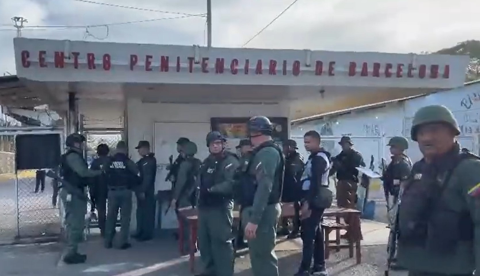 El chavismo asegura que tomó las instalaciones de la cárcel “Puente Ayala” en su totalidad