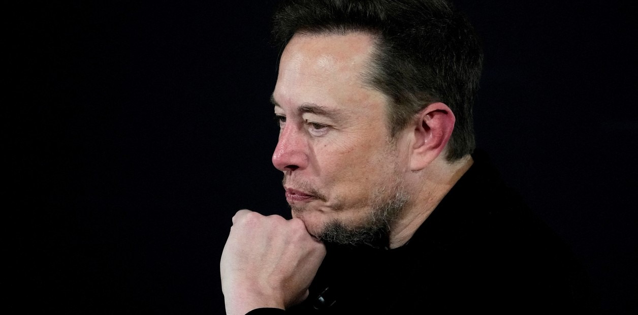 Elon Musk visita planta alemana de Tesla tras sabotaje de “ecoterroristas”