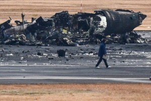 Se conocieron los primeros detalles de la investigación sobre el accidente aéreo en Japón que dejó cinco muertos