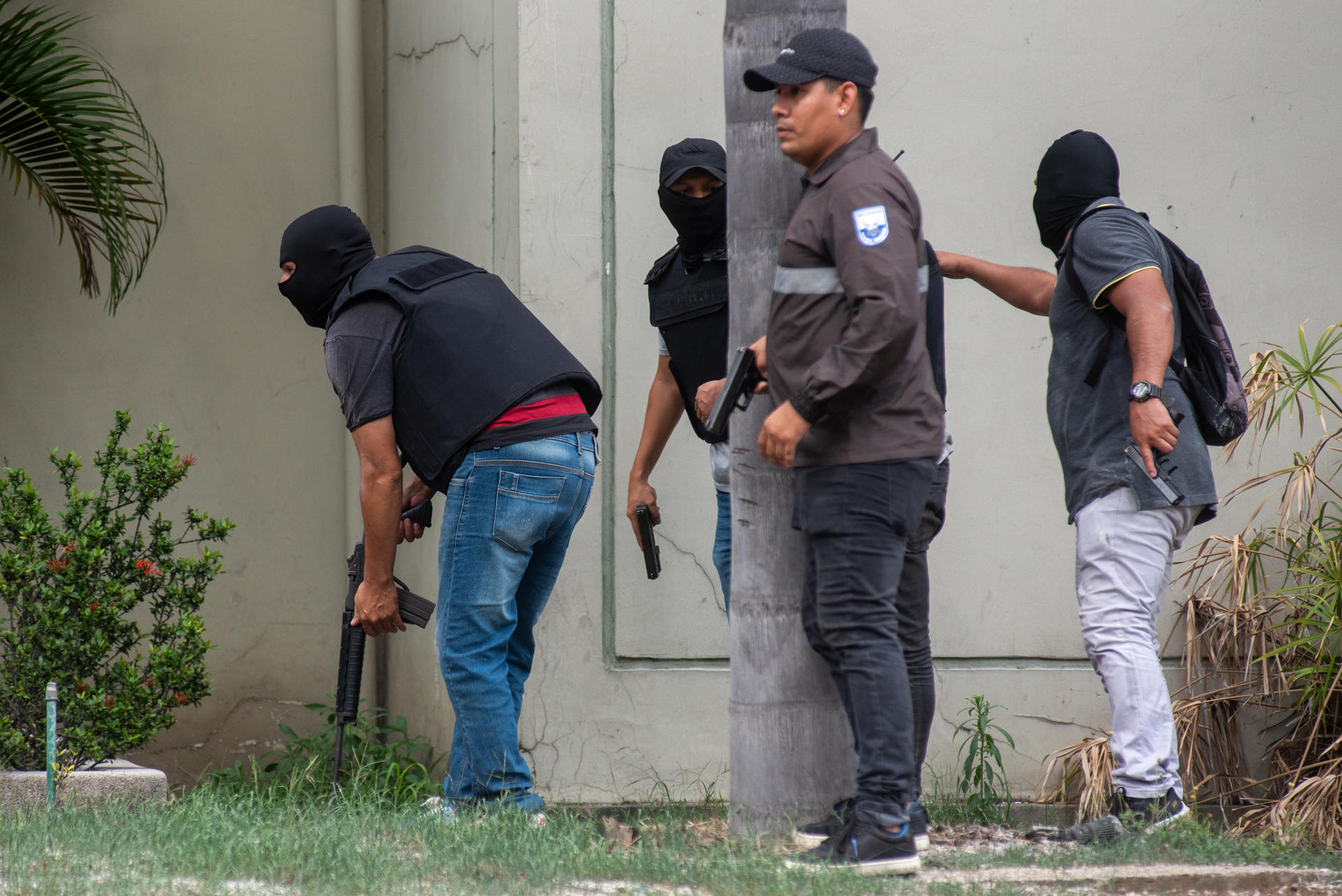 Ecuador en conflicto armado interno tras caos en cárceles y ocupación armada de un canal de televisión