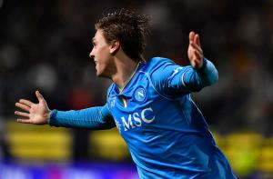 Napoli se metió en la final de la Supercopa italiana tras doblegar a Fiorentina