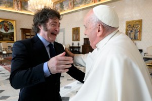 Javier Milei y el papa Francisco estuvieron reunidos más de una hora en el Vaticano