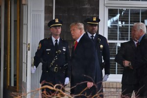 Trump pide el regreso de la “ley y el orden” mientras asiste al funeral del policía de Nueva York asesinado