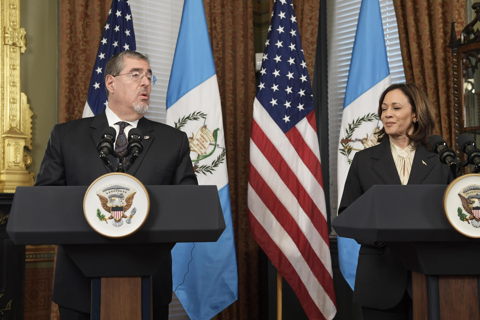 Kamala Harris recibió a Bernardo Arévalo y le prometió más inversión para Guatemala