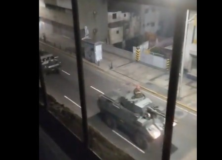 La Avenida Universidad de Caracas amaneció con tanquetas este #18Mar (Video)