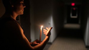 Vecinos de El Llanito denuncian que este #12Abr se cumplen más de 100 horas sin luz