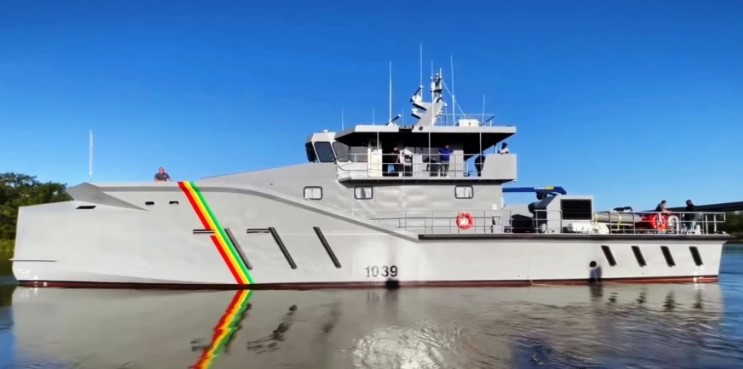 Guyana compra buque patrullero a constructor naval francés