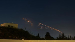 EEUU intercepta varios drones lanzados por Irán hacia Israel