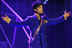 Prince: su hijo secreto, la moda excéntrica que lo llevó a sus adicciones y la fiesta que dio antes de morir