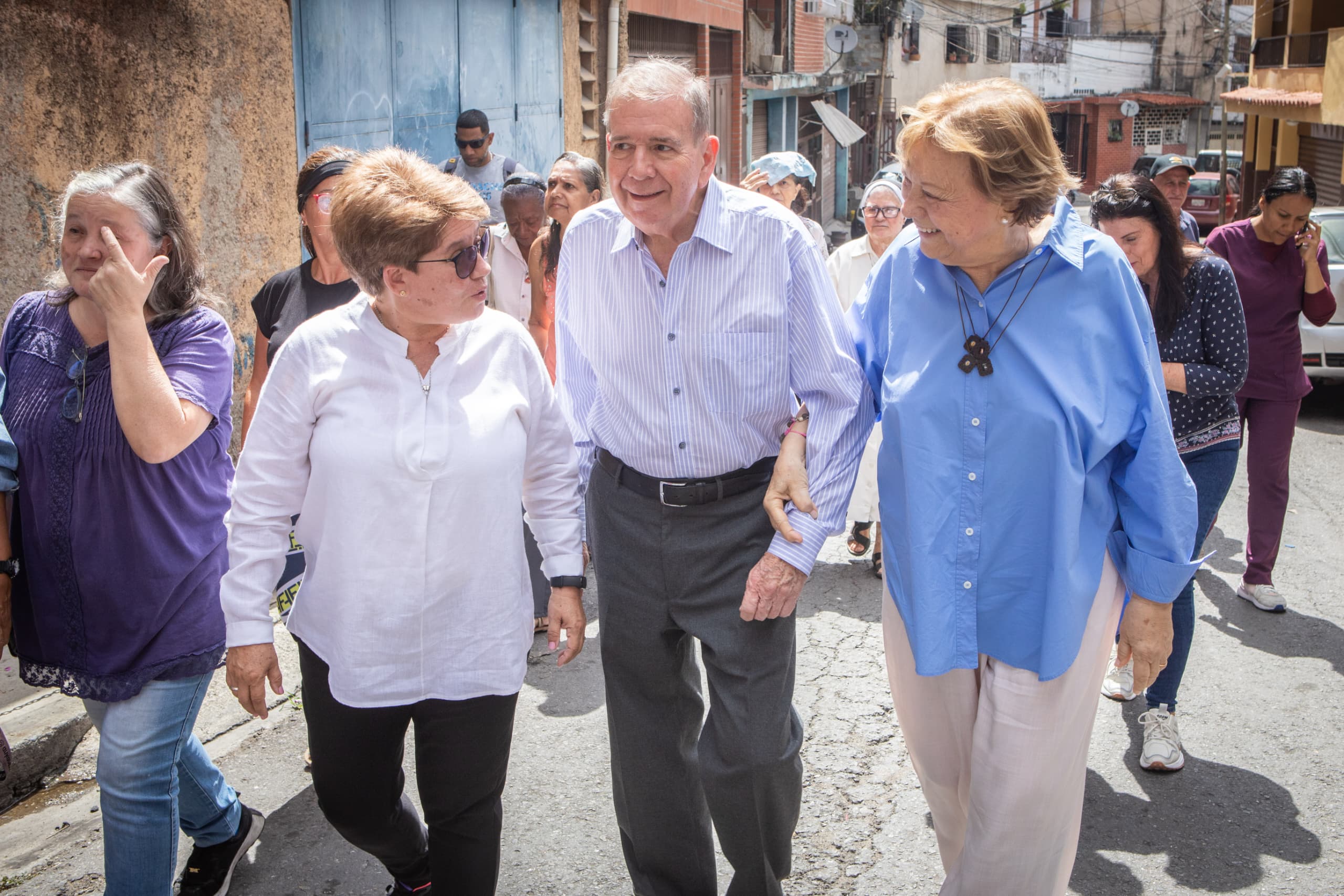 Edmundo González y su esposa se comprometieron con la tercera edad en Baruta