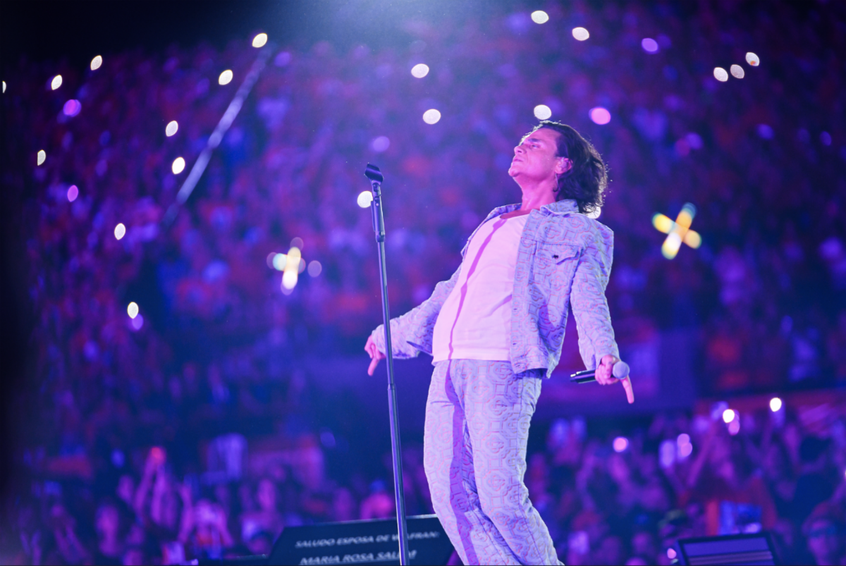 Silvestre Dangond hace sentir el poder del vallenato con un concierto apoteósico en Bogotá