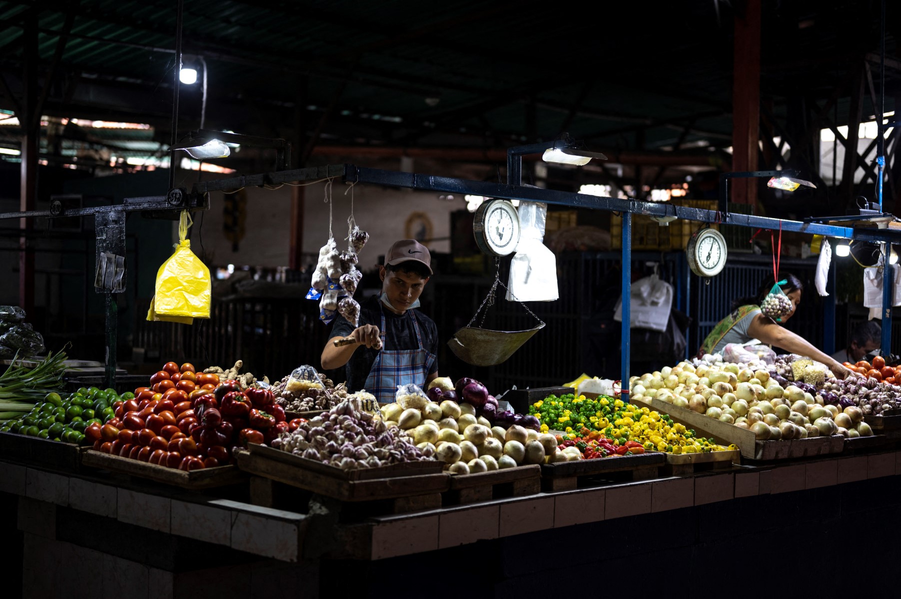 Los venezolanos necesitan 167,59 salarios mínimos para costear la canasta alimentaria de mayo