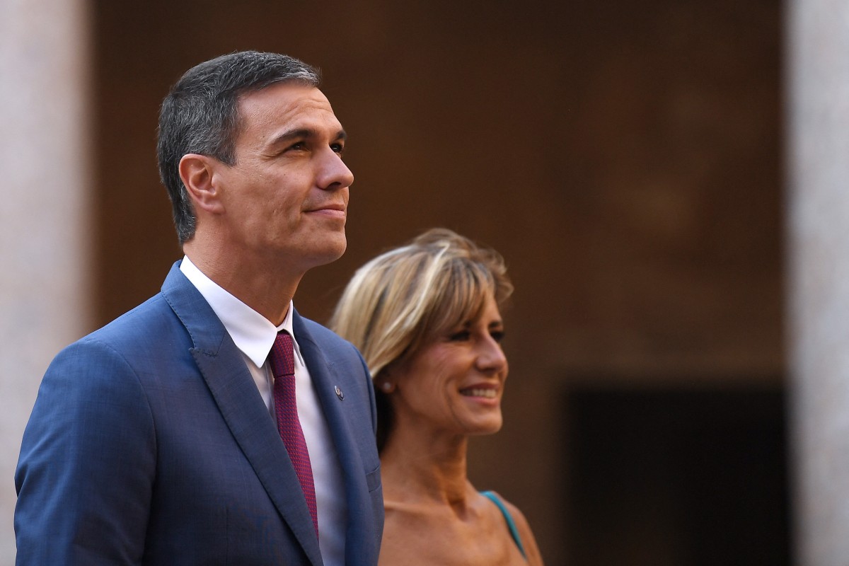 Justicia española restringió investigación a la esposa de Pedro Sánchez, pero sin archivarla