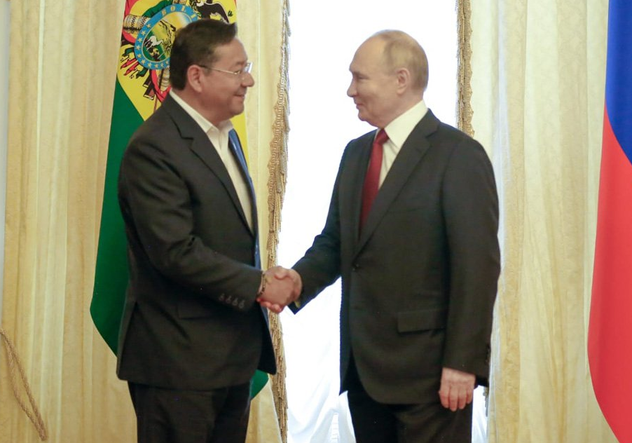 Luis Arce acordó proyecto conjunto con Vladimir Putin para desarrollar tecnología nuclear en Bolivia
