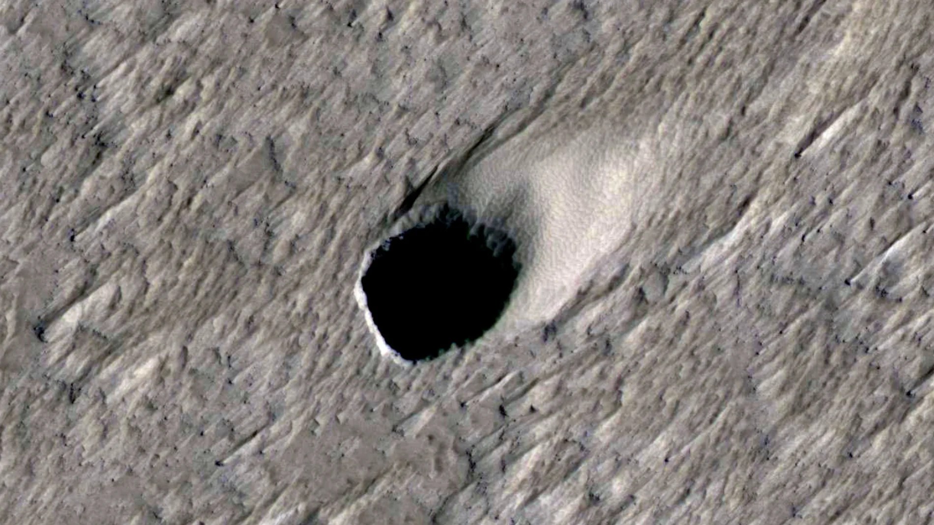 ¿Qué esconde el misterioso pozo de Marte del que habla la Nasa?