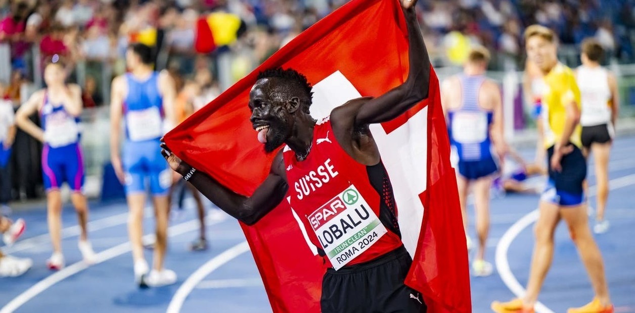 Escapó de la guerra y sueña con estar en los JJOO: él es Dominic Lobalu, el sudanés “héroe” de los atletas refugiados