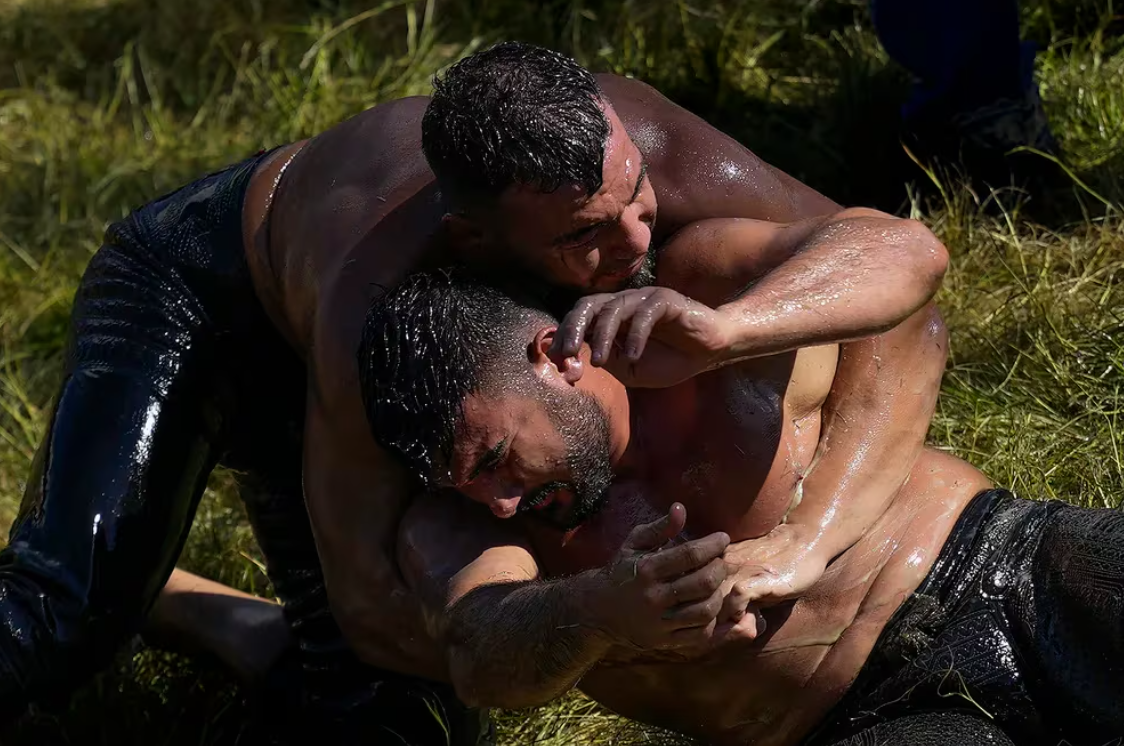 Cómo es el histórico campeonato de “Lucha en Aceite” de Turquía: tradición milenaria y legado deportivo