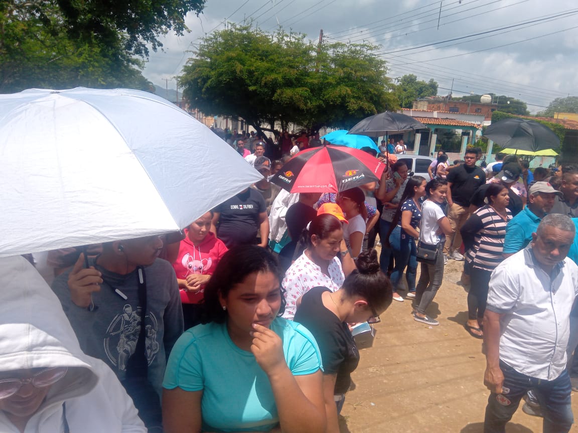 Jornada de votación se retrasó por cinco horas en CEI El Rincón de Bejuma