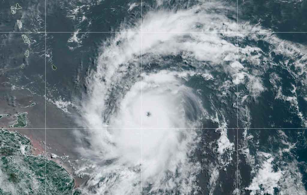 El centro de Beryl tocará tierra en Texas este #8Jul probablemente como huracán