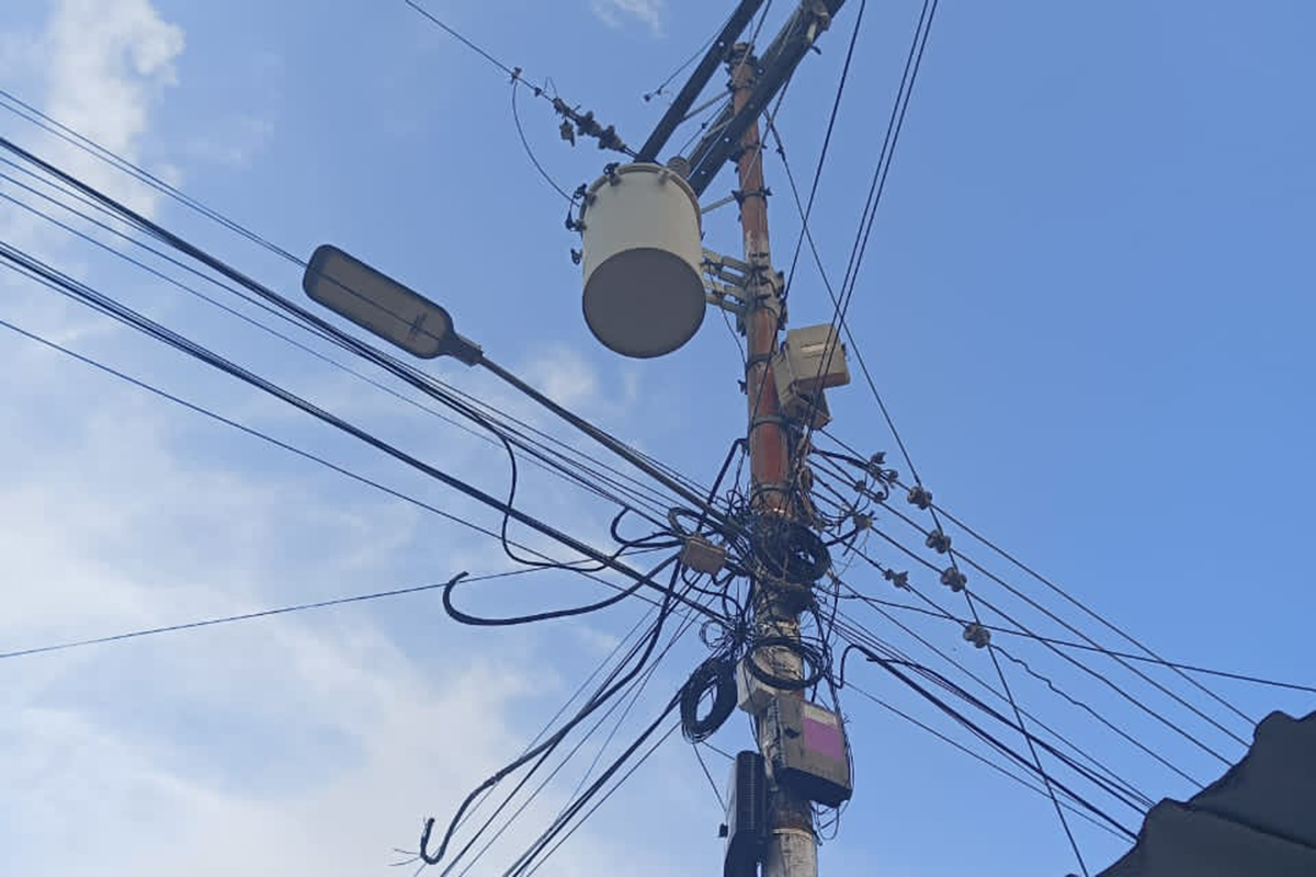 Vecinos y comerciantes en Timotes “al borde de la locura” tras varios días sin servicio eléctrico